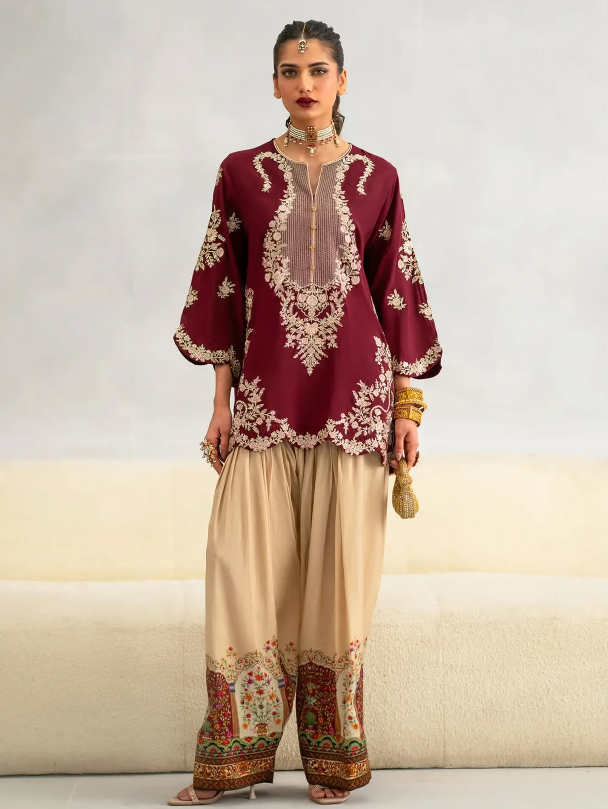 Mah-E-Noor winter 2pc Emboridered Silk
