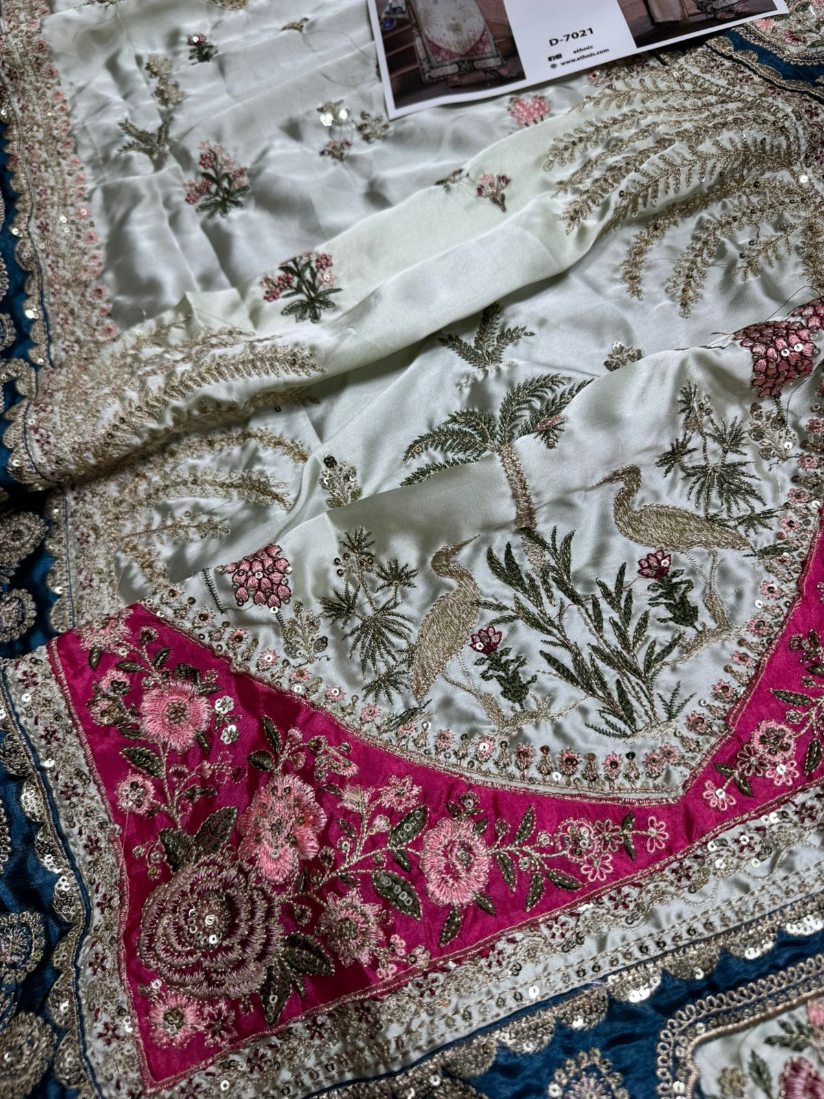 Mah-E-Noor winter 2pc KAFTAAN  SLIK